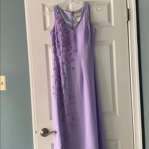 Sleeveless lavender gown